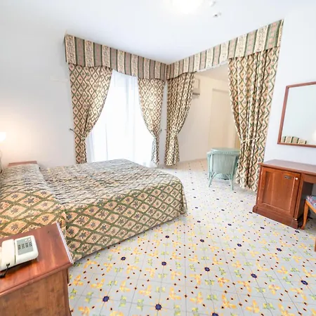 Hotel La Castellana-2